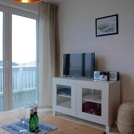 Strandlaeufer 3 Comfortable Holiday home Kuehlungsborn